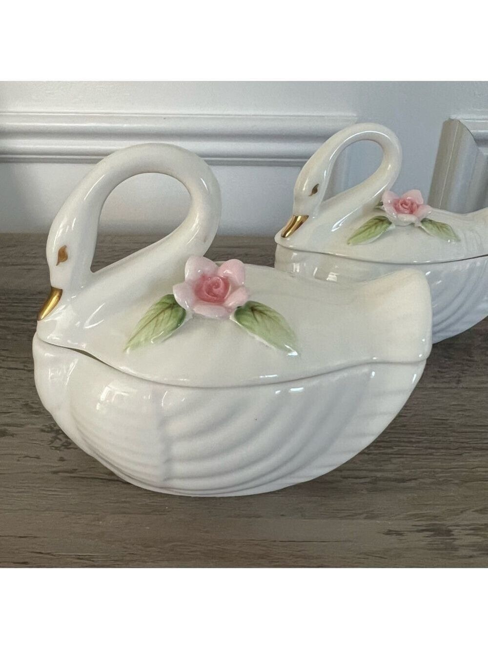 Hankook Korea Swan Bone China Porcelain Trinket Box Jewelry Box